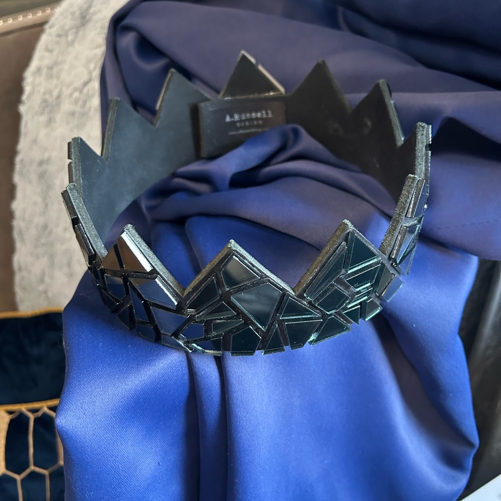 Black Geometric Crown Headband - Picture 2 of 12